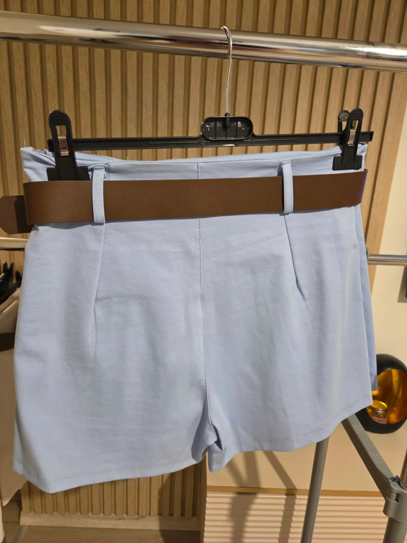 bézs szoknyanadrág, női skort, rakott szoknyanadrág, öves női nadrág, ajándék öves szoknya, magas derekú szoknyanadrág, elegáns női shorts, tavaszi női szoknyanadrág.
